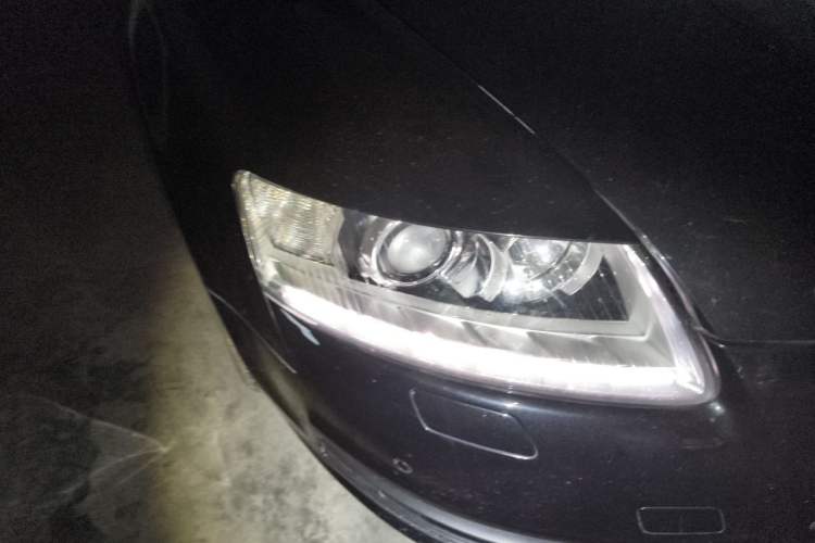 Used Audi A6L 2011 2.0 TFSI Automatic Standard Edition Right Front Headlight