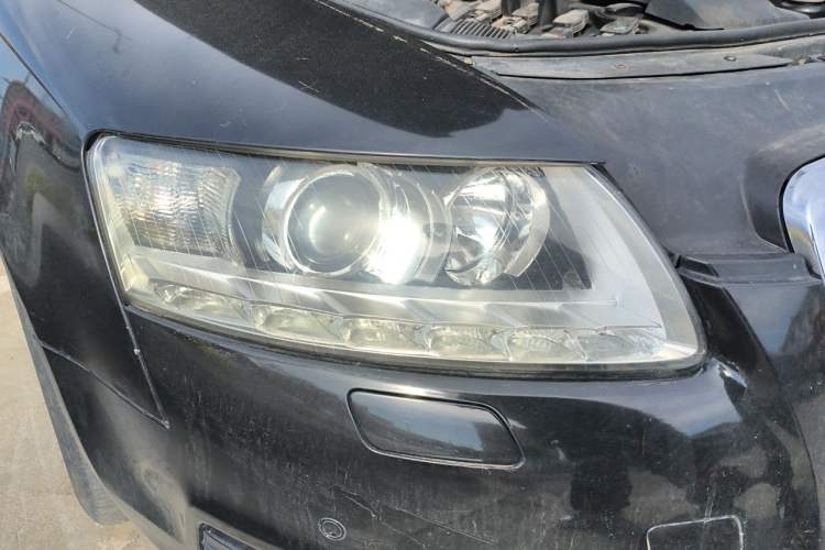 Used Audi A6L 2011 2.0 TFSI Automatic Standard Edition Right Front Headlight