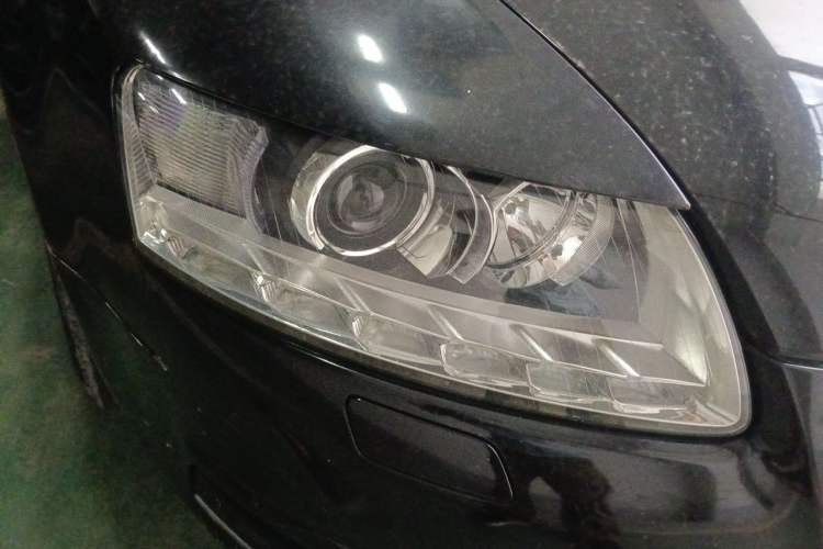 Used Audi A6L 2011 2.0 TFSI Automatic Standard Edition Right Front Headlight