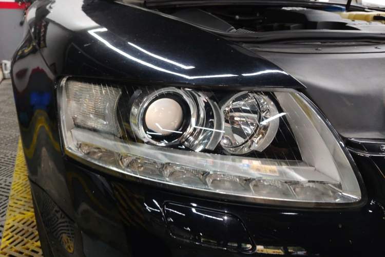Used Audi A6L 2011 2.0 TFSI Automatic Standard Edition Right Front Headlight