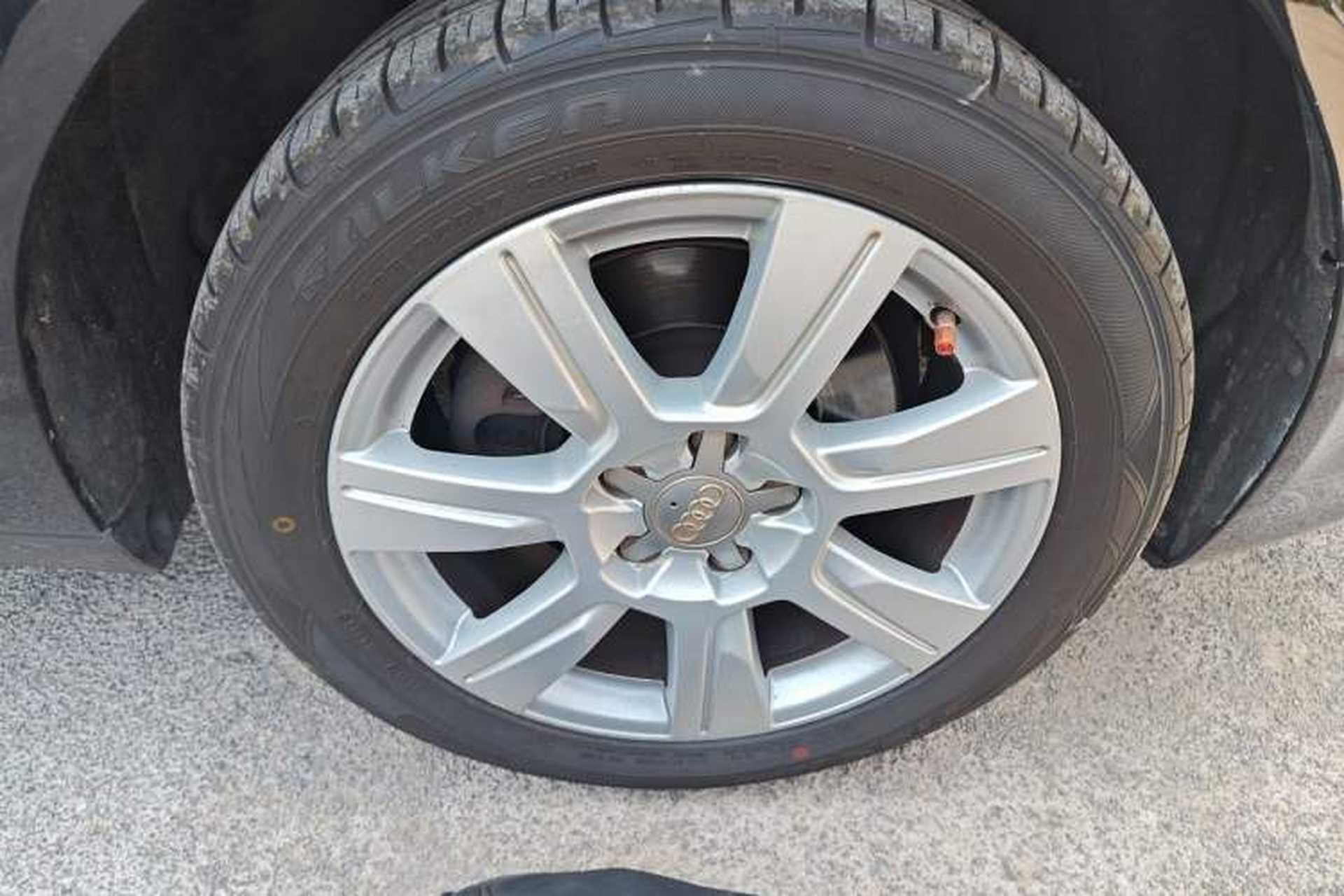 Used Audi A6L 2011 2.4L Comfort Edition Right Front Wheel Hub