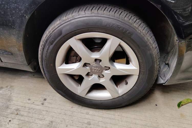 Used Audi A6L 2011 2.0 TFSI Automatic Standard Edition Right Front Wheel Hub