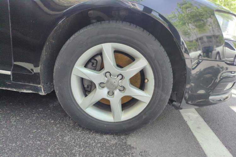 Used Audi A6L 2011 2.0 TFSI Automatic Standard Edition Right Front Wheel Hub