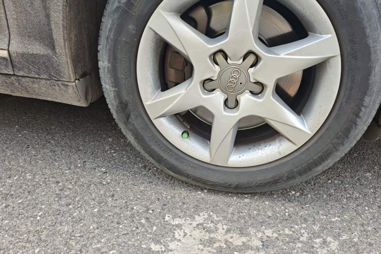 Used Audi A6L 2011 2.0 TFSI Automatic Standard Edition Right Front Wheel Hub