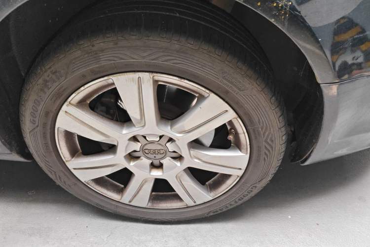 Used Audi A6L 2011 2.4L Comfort Edition Right Front Wheel Hub