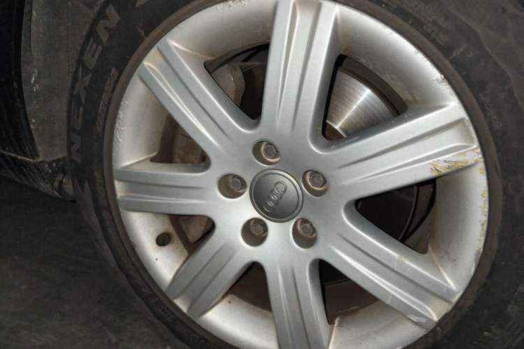 Used Audi A6L 2011 2.0 TFSI Automatic Standard Edition Right Front Wheel Hub