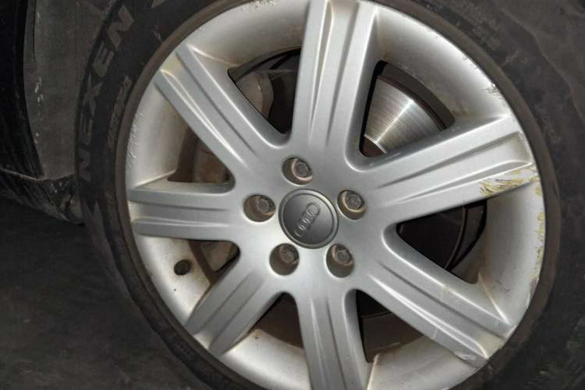 Used Audi A6L 2011 2.0 TFSI Automatic Standard Edition Right Front Wheel Hub
