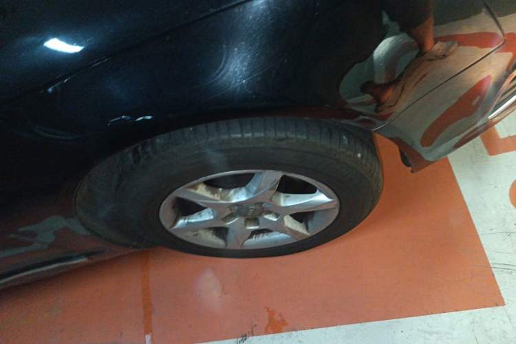 Used Audi A6L 2011 2.0 TFSI Automatic Standard Edition Right Front Wheel Hub