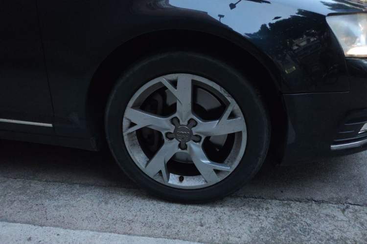 Used Audi A6L 2011 3.0 TFSI quattro Luxury Model Right Front Wheel Hub