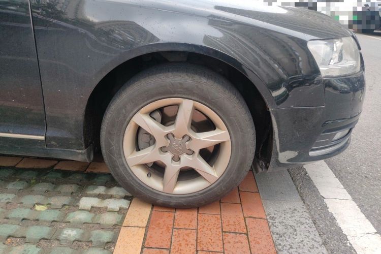 Used Audi A6L 2011 2.0 TFSI Automatic Standard Edition Right Front Wheel Hub