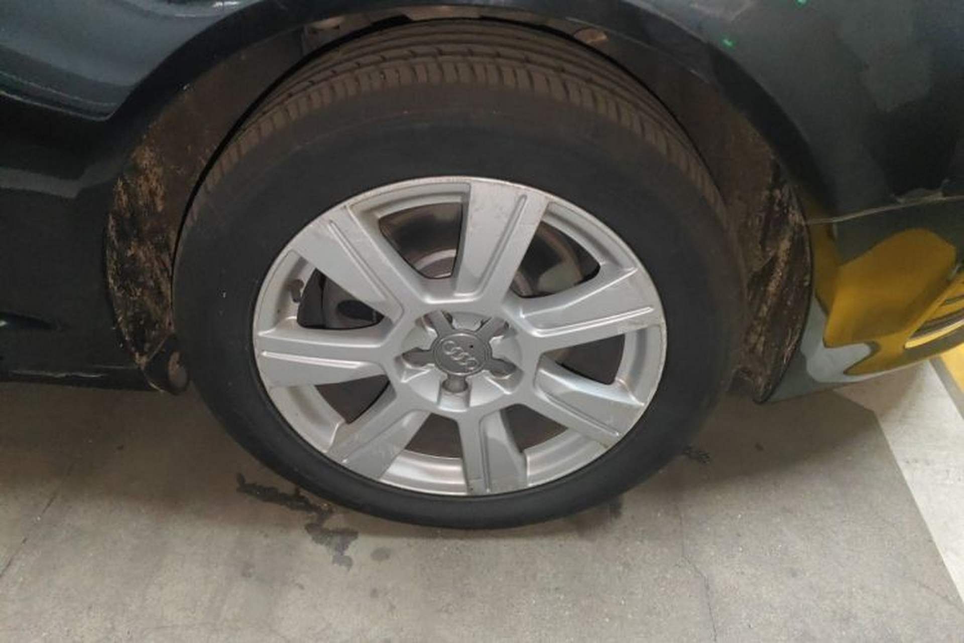 Used Audi A6L 2011 2.4L Comfort Edition Right Front Wheel Hub