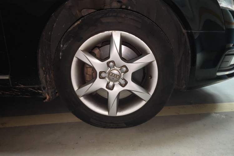 Used Audi A6L 2011 2.0 TFSI Automatic Standard Edition Right Front Wheel Hub