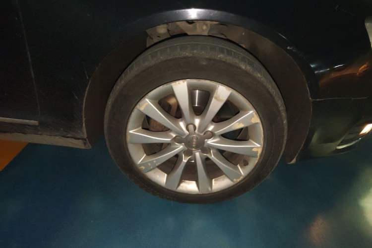 Used Audi A6L 2011 2.0 TFSI Automatic Standard Edition Right Front Wheel Hub