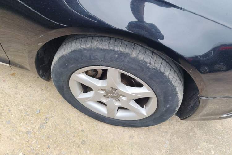 Used Audi A6L 2011 2.0 TFSI Automatic Standard Edition Right Front Wheel Hub