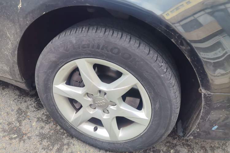 Used Audi A6L 2011 2.0 TFSI Automatic Standard Edition Right Front Wheel Hub