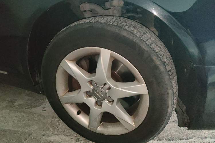 Used Audi A6L 2011 2.0 TFSI Automatic Standard Edition Right Front Wheel Hub