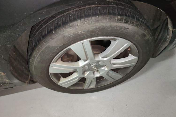 Used Audi A6L 2011 2.8 FSI Luxury Model Right Front Wheel Hub