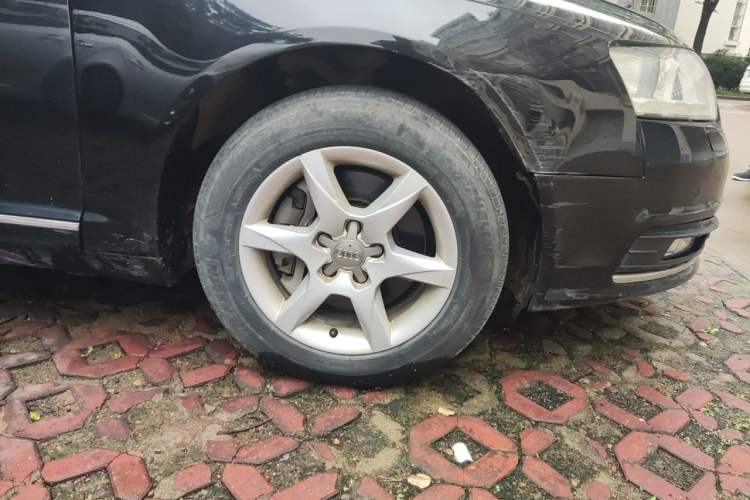 Used Audi A6L 2011 2.0 TFSI Automatic Standard Edition Right Front Wheel Hub