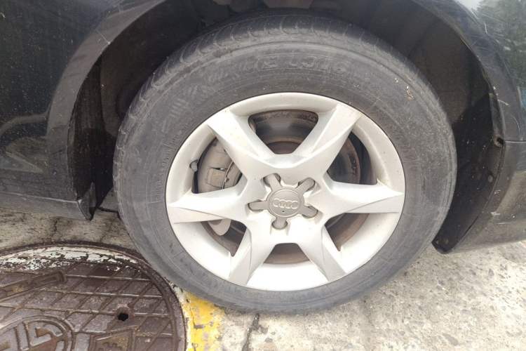 Used Audi A6L 2011 2.0 TFSI Automatic Standard Edition Right Front Wheel Hub
