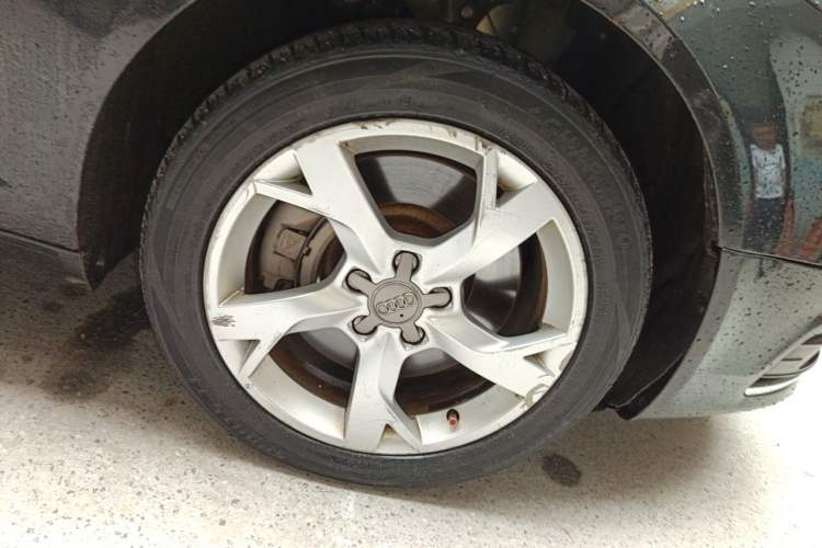 Used Audi A6L 2011 3.0 TFSI quattro Luxury Model Right Front Wheel Hub