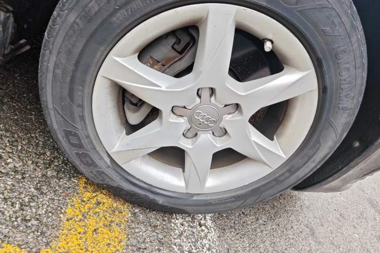 Used Audi A6L 2011 2.0 TFSI Automatic Standard Edition Right Front Wheel Hub