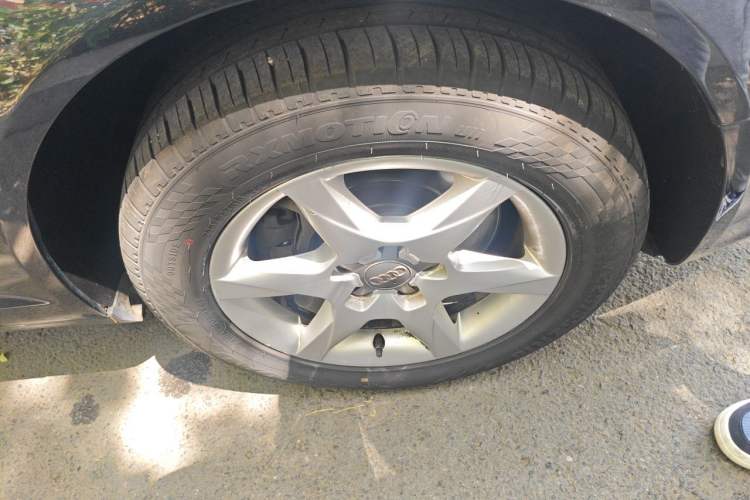 Used Audi A6L 2011 2.0 TFSI Automatic Standard Edition Right Front Wheel Hub