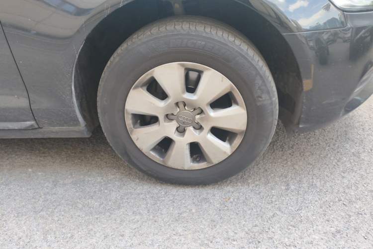 Used Audi A6L 2011 2.0 TFSI Manual Base Model Right Front Wheel Hub