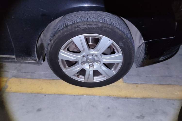 Used Audi A6L 2011 2.4L Luxury Edition Right Front Wheel Hub