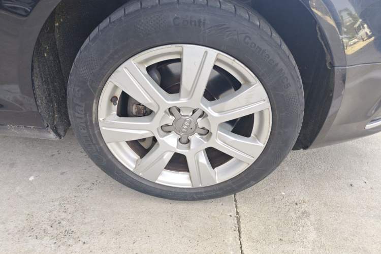 Used Audi A6L 2011 2.8 FSI Comfort Model Right Front Wheel Hub