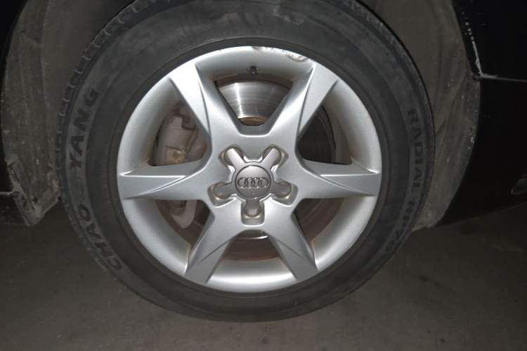 Used Audi A6L 2011 2.0 TFSI Automatic Standard Edition Right Front Wheel Hub
