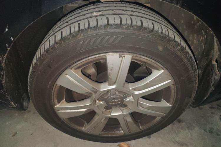 Used Audi A6L 2011 2.0 TFSI Automatic Standard Edition Right Front Wheel Hub