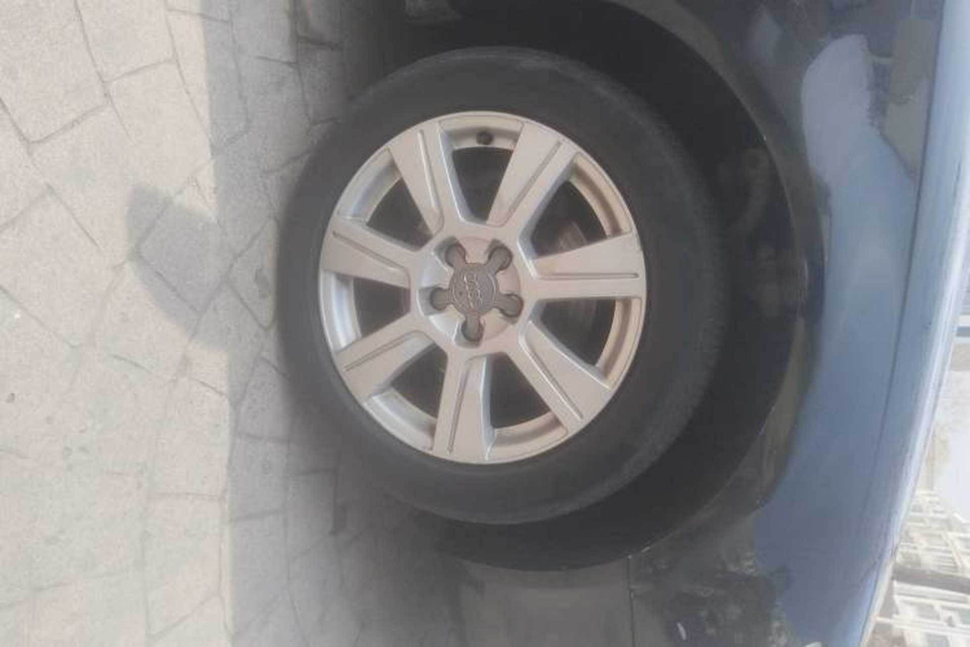 Used Audi A6L 2011 2.4L Comfort Edition Right Front Wheel Hub