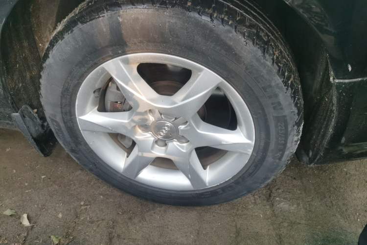 Used Audi A6L 2011 2.0 TFSI Automatic Standard Edition Right Front Wheel Hub