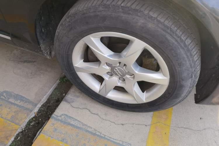 Used Audi A6L 2011 2.0 TFSI Automatic Standard Edition Right Front Wheel Hub