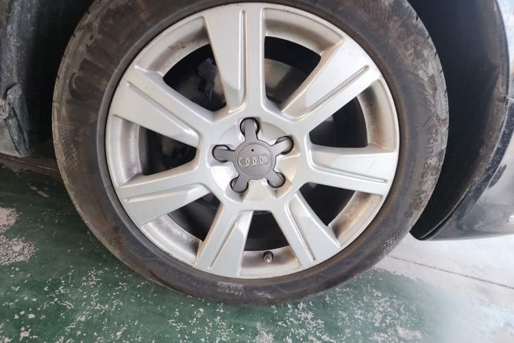 Used Audi A6L 2011 2.4L Comfort Edition Right Front Wheel Hub