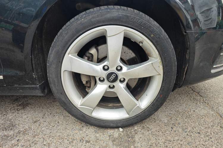 Used Audi A6L 2011 2.0 TFSI Automatic Standard Edition Right Front Wheel Hub