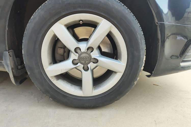 Used Audi A6L 2011 2.0 TFSI Automatic Standard Edition Right Front Wheel Hub