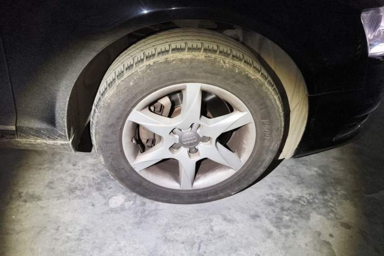 Used Audi A6L 2011 2.0 TFSI Automatic Standard Edition Right Front Wheel Hub