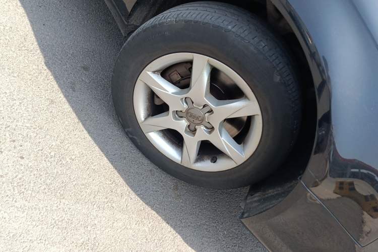 Used Audi A6L 2011 2.0 TFSI Automatic Standard Edition Right Front Wheel Hub