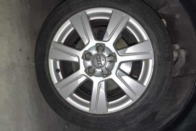 Used Audi A6L 2011 2.4L Luxury Edition Right Front Wheel Hub
