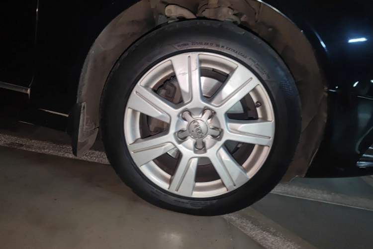Used Audi A6L 2011 2.8 FSI Comfort Model Right Front Wheel Hub
