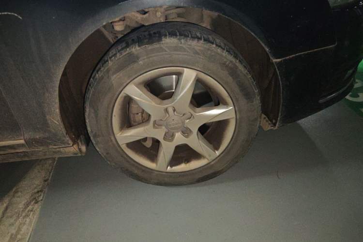 Used Audi A6L 2011 2.0 TFSI Automatic Standard Edition Right Front Wheel Hub