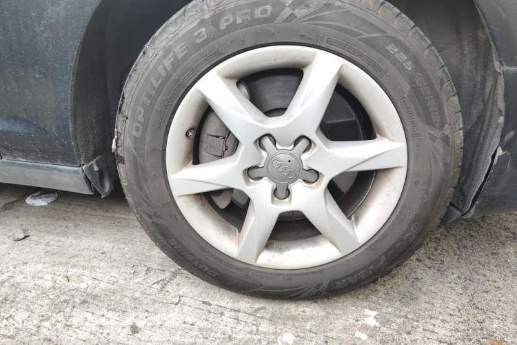 Used Audi A6L 2011 2.0 TFSI Automatic Standard Edition Right Front Wheel Hub