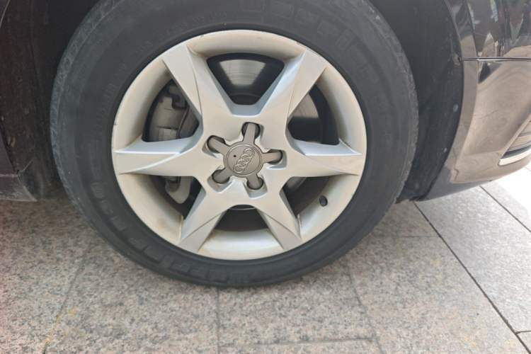 Used Audi A6L 2011 2.0 TFSI Automatic Standard Edition Right Front Wheel Hub