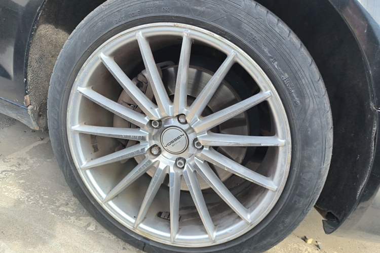 Used Audi A6L 2011 2.0 TFSI Automatic Standard Edition Right Front Wheel Hub