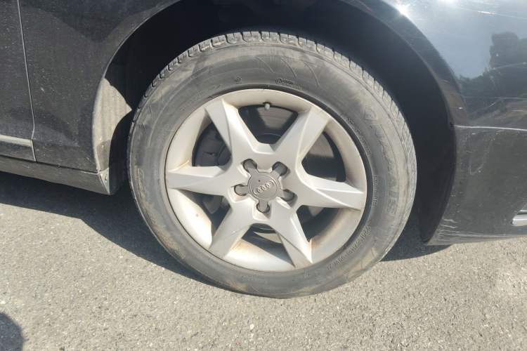 Used Audi A6L 2011 2.0 TFSI Automatic Standard Edition Right Front Wheel Hub