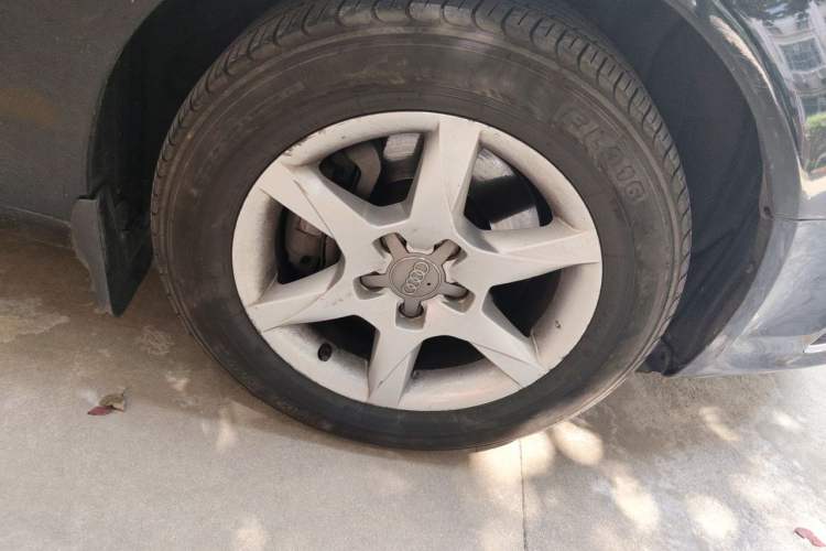 Used Audi A6L 2011 2.0 TFSI Automatic Standard Edition Right Front Wheel Hub