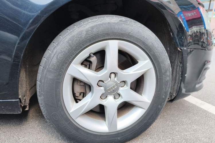 Used Audi A6L 2011 2.0 TFSI Automatic Standard Edition Right Front Wheel Hub