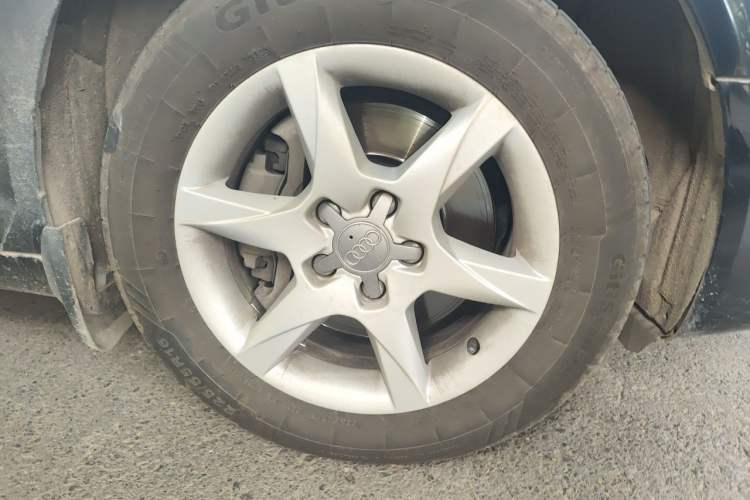 Used Audi A6L 2011 2.0 TFSI Automatic Standard Edition Right Front Wheel Hub