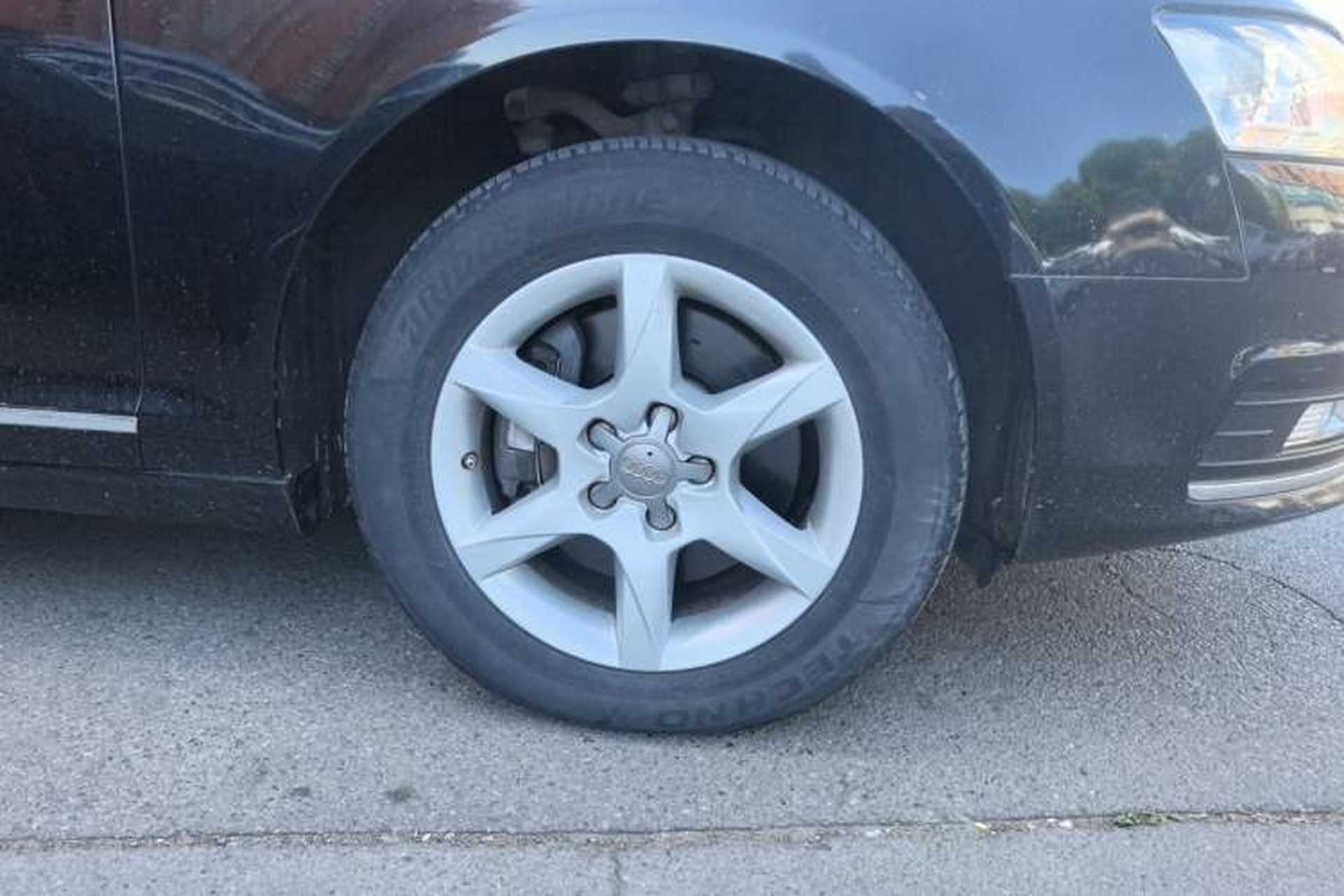 Used Audi A6L 2011 2.0 TFSI Automatic Standard Edition Right Front Wheel Hub